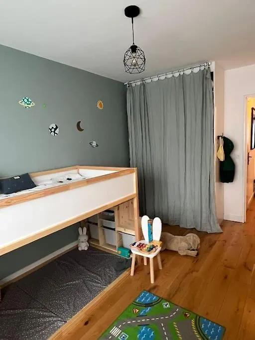 Flat With 3 Bedrooms 90 M2 Balcony And Parking, Subway Station Riquet Apartment