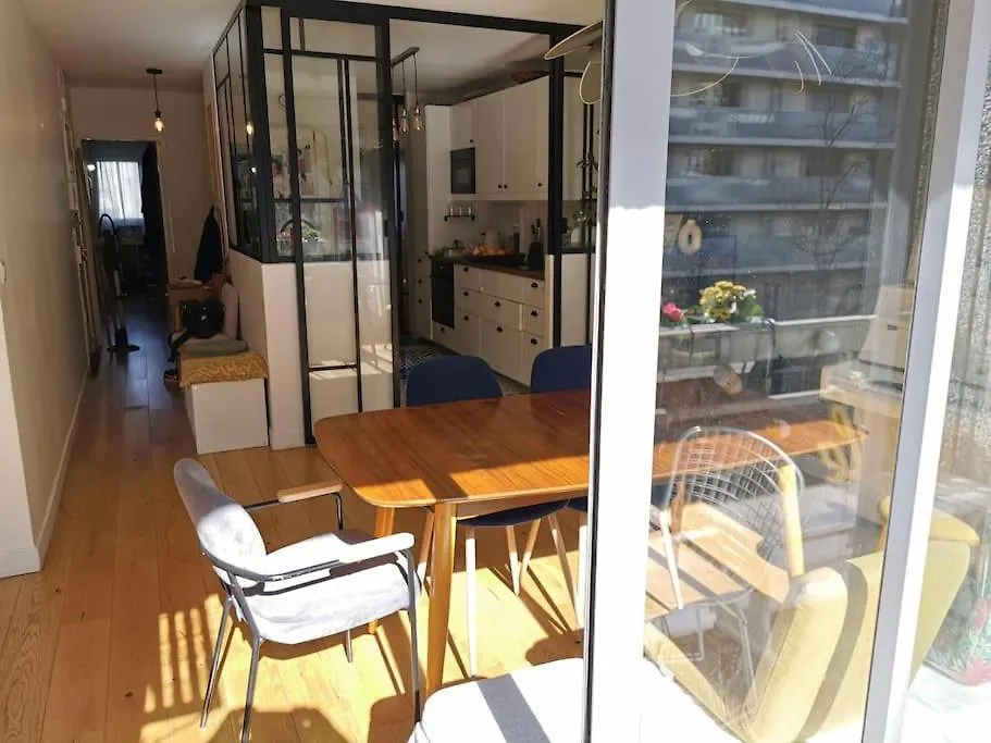 Flat With 3 Bedrooms 90 M2 Balcony And Parking, Subway Station Riquet *