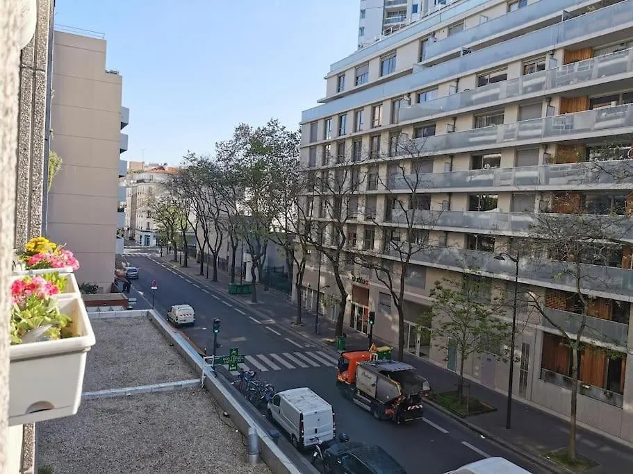 Flat With 3 Bedrooms 90 M2 Balcony And Parking, Subway Station Riquet * Paris