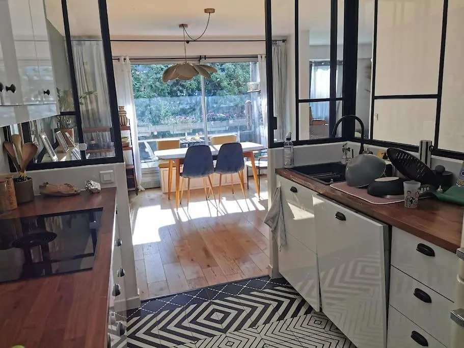 Flat With 3 Bedrooms 90 M2 Balcony And Parking, Subway Station Riquet Appartamento *