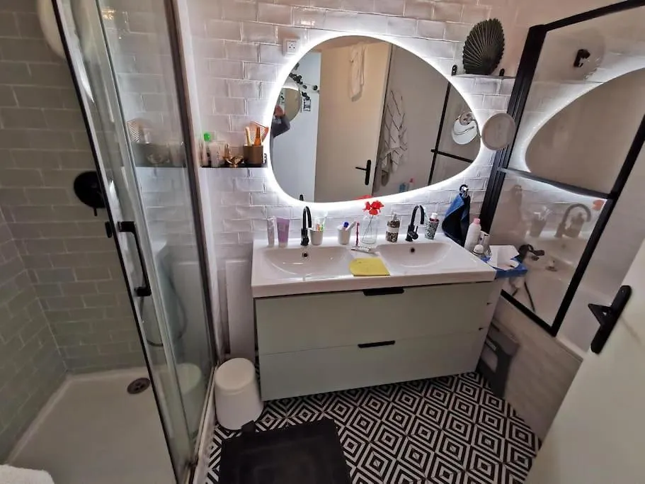 Flat With 3 Bedrooms 90 M2 Balcony And Parking, Subway Station Riquet Apartment *