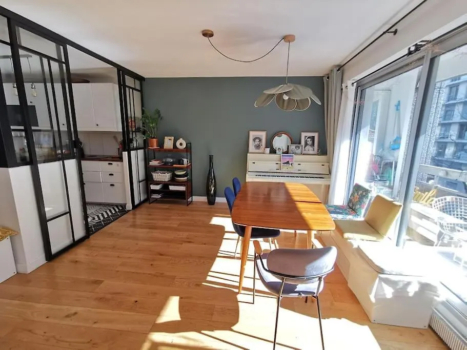 Flat With 3 Bedrooms 90 M2 Balcony And Parking, Subway Station Riquet Apartment Paris